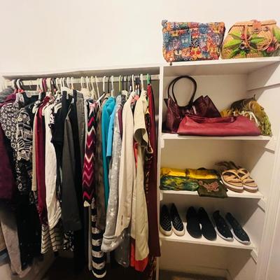 FULL Closet Ladies Small