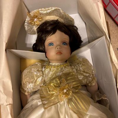 World, Gallery dolls, and collectibles Ashley Glenn doll