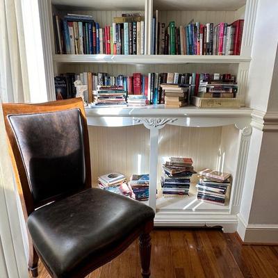 Lot 4: Book & More