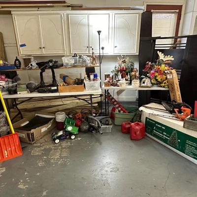 Lot 5: Garage - RC Car & More