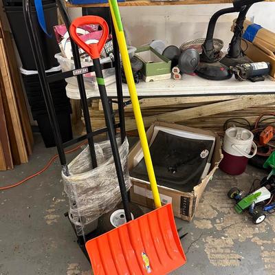 Lot 5: Garage - RC Car & More