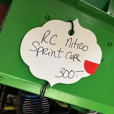 Lot 5: Garage - RC Car & More