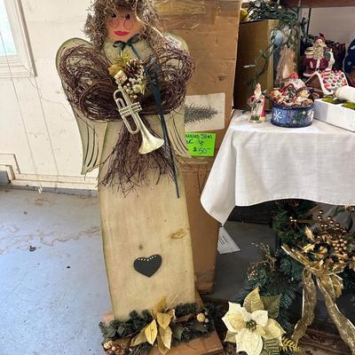 Lot 7: Holiday & Rug Selection