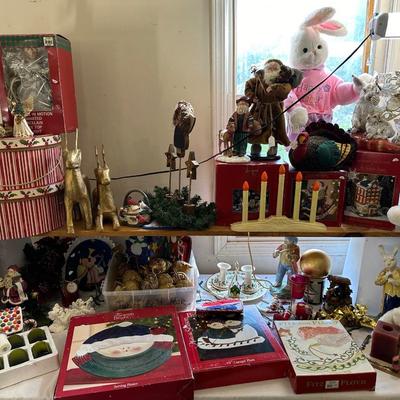 Lot 7: Holiday & Rug Selection