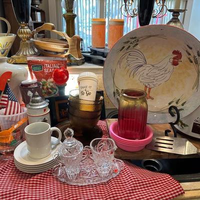 Lot 11: Kitchen Counter Selection