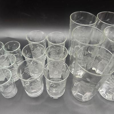 Vintage Etched Grape Clusters Glass Set (28)