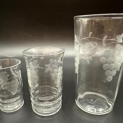 Vintage Etched Grape Clusters Glass Set (28)