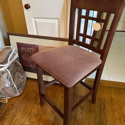 Lot 20: Linens & More