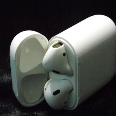 Apple AirPods