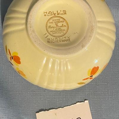 Hall’s Superior Kitchenware Nesting Bowls