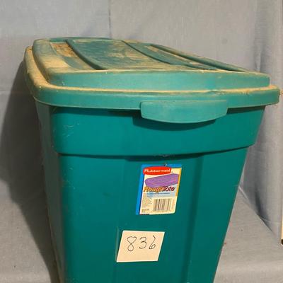 Rubbermaid Tote