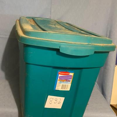 Rubbermaid Tote