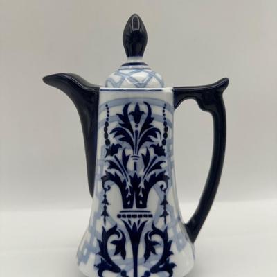 BOMBAY Chinoiserie Blue & White Teapot