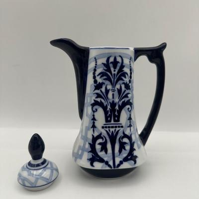 BOMBAY Chinoiserie Blue & White Teapot