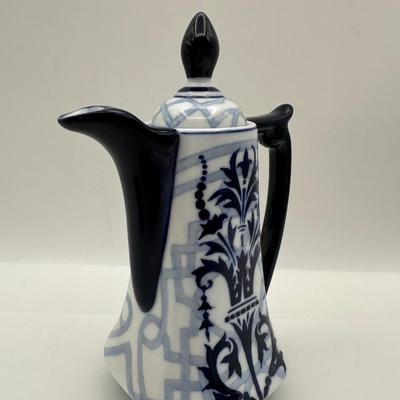 BOMBAY Chinoiserie Blue & White Teapot