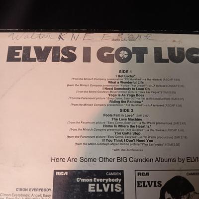 2 VINYL RECORDS "ELVIS SINGS COUNTRY" & "ELVIS I GOT LUCKY" BOTH FAIR