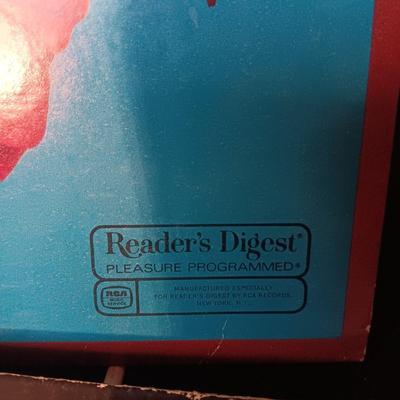 2 VINYL RECORDS "ELVIS SINGS COUNTRY" & "ELVIS I GOT LUCKY" BOTH FAIR