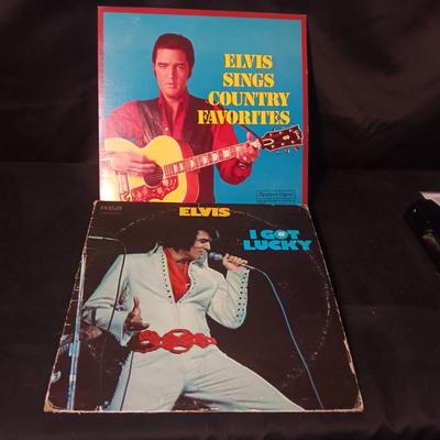 2 VINYL RECORDS "ELVIS SINGS COUNTRY" & "ELVIS I GOT LUCKY" BOTH FAIR