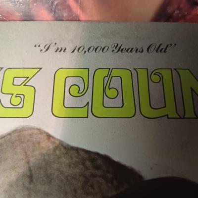 ELVIS VINYL RECORD FOR FANS ONLY & "ELVIS COUNTRY"