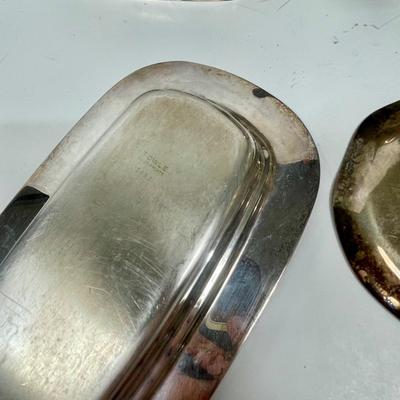 Silver plate lot - dessert plates and 1 small platter