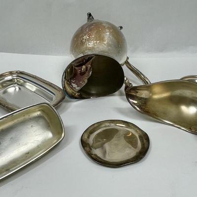 Silver plate lot - dessert plates and 1 small platter