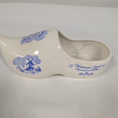 Vandermint Liqueur Flying Dutchman Ceramic Shoe Bar Display