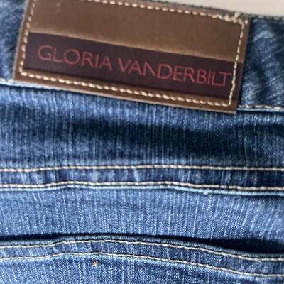 Brand New Gloria Vanderbilt Jeans (Size 8 Petite)