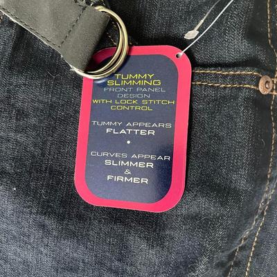 Brand New with Tags - Bandolinoblu Cropped Jeans, Size 8