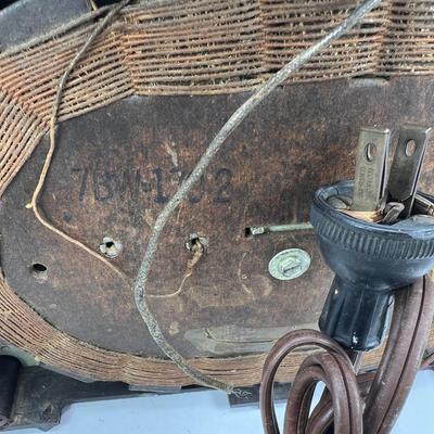 Emerson Vintage Tube Bakelite Antique Radio 518 with tubes intact