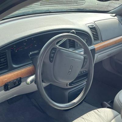 Low Miles 2001 Lincoln Continental