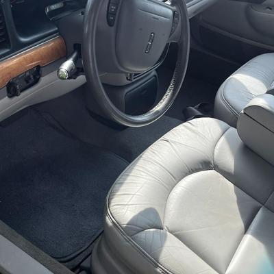 Low Miles 2001 Lincoln Continental