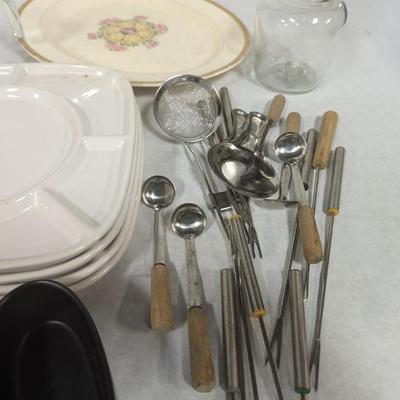 Assortment Of Kitchen/Cooking Accessories Cuisinart Knives
