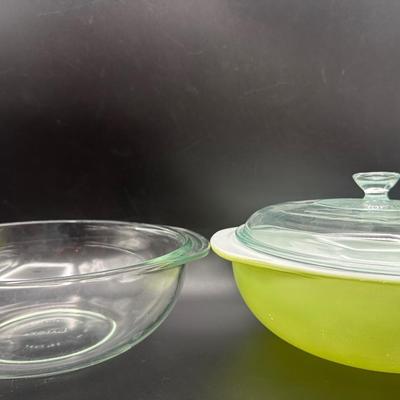 Vintage Pyrex Dishes (2)