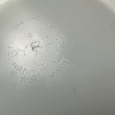 Vintage Pyrex Dishes (2)