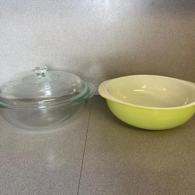Vintage Pyrex Dishes (2)