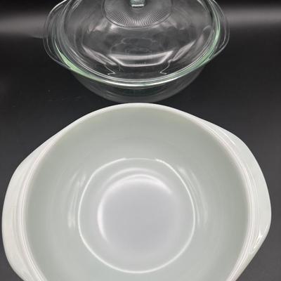 Vintage Pyrex Dishes (2)