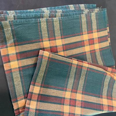 Set of dinner napkins
