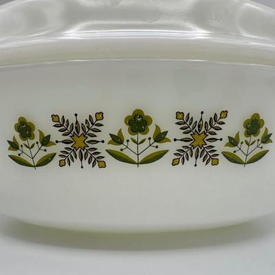 ANCHOR HOCKING Fire King Meadow Green Casserole Dish