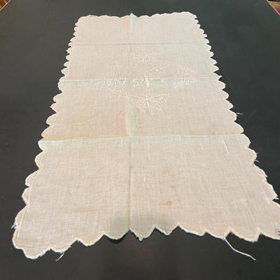 Butterfly table covering