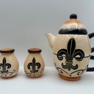 HOLLYWOOD Casino Fleur Di Lis Dish Ware