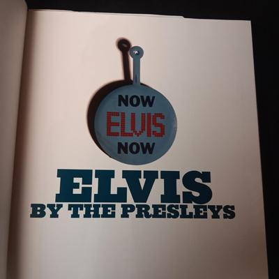 BOOK "ELVIS BY THE PRESLEY'S" INTIMATE STORIES