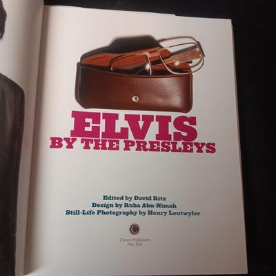 BOOK "ELVIS BY THE PRESLEY'S" INTIMATE STORIES