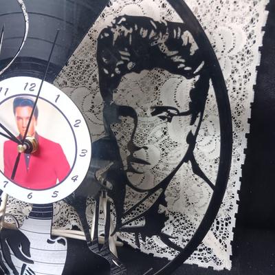 ELVIS PRESLEY WALL CLOCK MADE FROM AN ALBUM