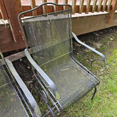Pair of Black Wire Mesh Chairs (Y-JS)