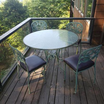 Metal and Glass Top Outdoor Table and Chairs (KD-KD)