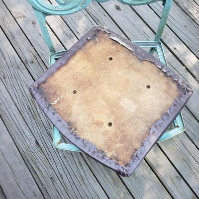 Metal and Glass Top Outdoor Table and Chairs (KD-KD)
