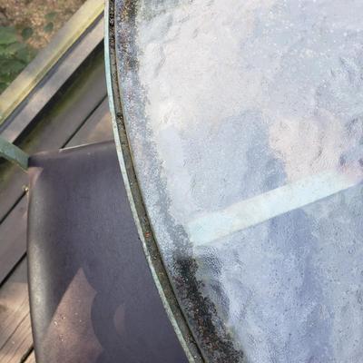 Metal and Glass Top Outdoor Table and Chairs (KD-KD)