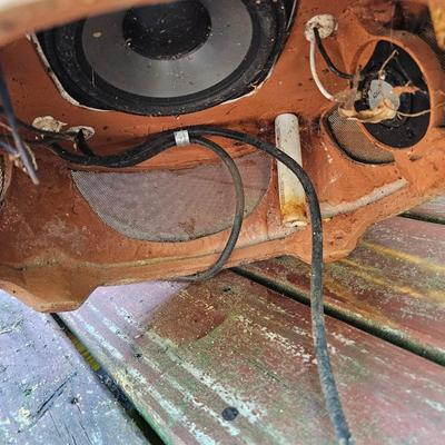 Two Outdoor Large Planters w/Speakers (Y-JS)