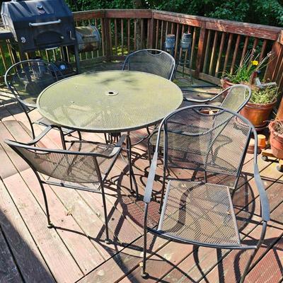 Metal Mesh Patio Table + Five Chairs (Y-JS)