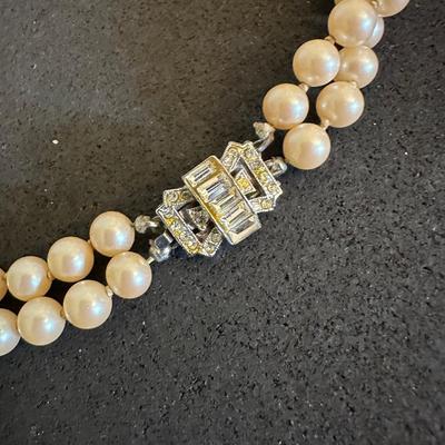 Vintage Faux pearls Silk